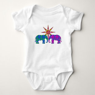 Camiseta Elefante colorido de Paisley bonito