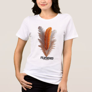 Camiseta Elegância Centrada Plumas Equilibradas Serenidade