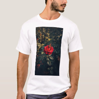 Camiseta Elegância em Flor