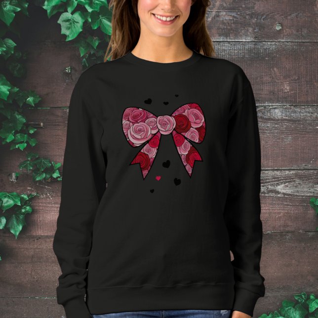 Camiseta Elegant Black Sweatshirt with Red Bow Print  (Criador carregado)