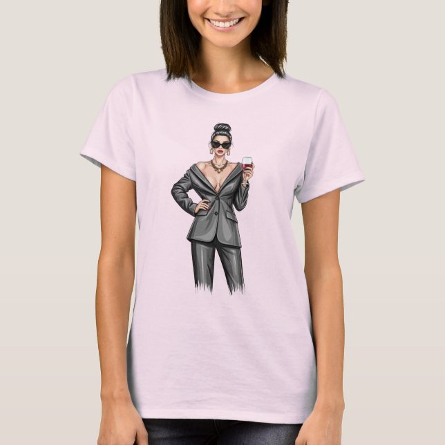 Camiseta Elegante Chefe Senhora em Terno Cinza Poderoso com (Frente)