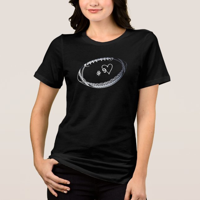 Camiseta Elegante Design de Amor pelo Futebol – #9 com Cora (Frente)