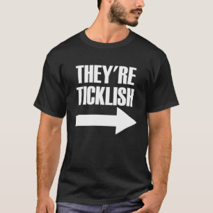Camiseta Eles estão com a ponta direita com o tom de luta r