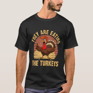 Camiseta Eles Estão Comendo os Perus Dia de Ação de Graças