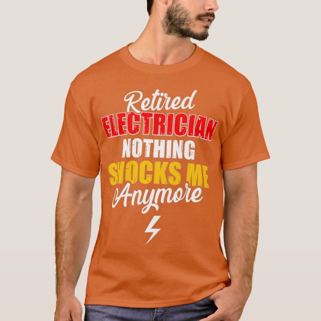 Camiseta Elétrico Aposentado Choca Reforma Engraçada (Frente)
