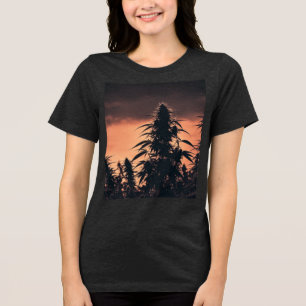 Camiseta Eleve seu estilo com o Silhuet da Colina de Cannab