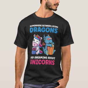Camiseta Em Algum Lugar Entre Gostar de Dragões Unicórnios 