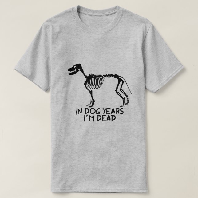 Camiseta em anos de cão (Frente do Design)