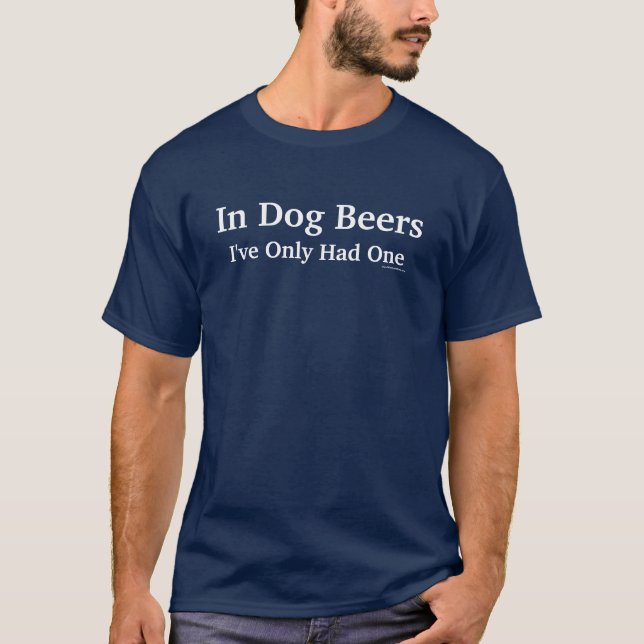 Camiseta Em cervejas do cão (Frente)
