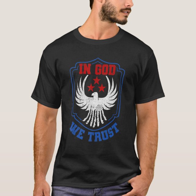 Camiseta Em Deus, Confiamos em Teto Patriótico (Frente)