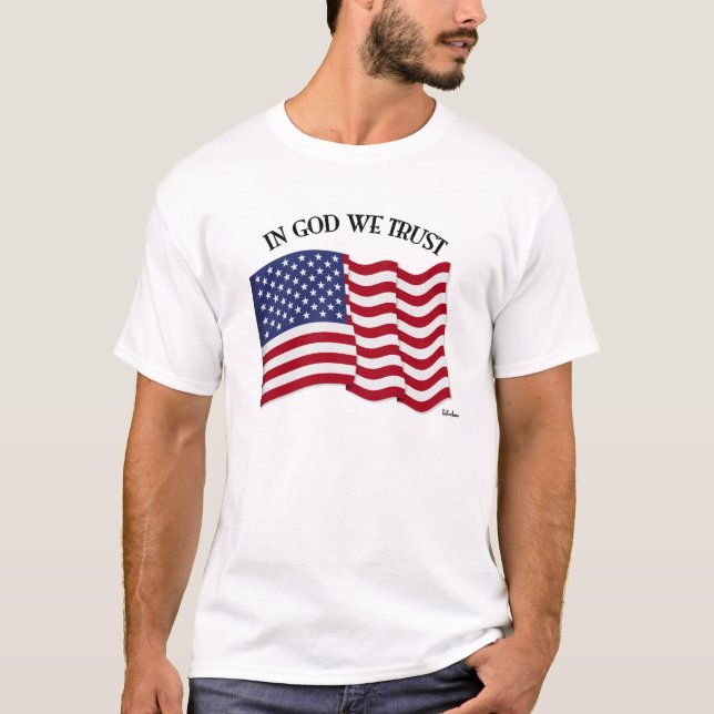 Camiseta Em Deus Nós Confiamos com a bandeira dos EUA (Frente)