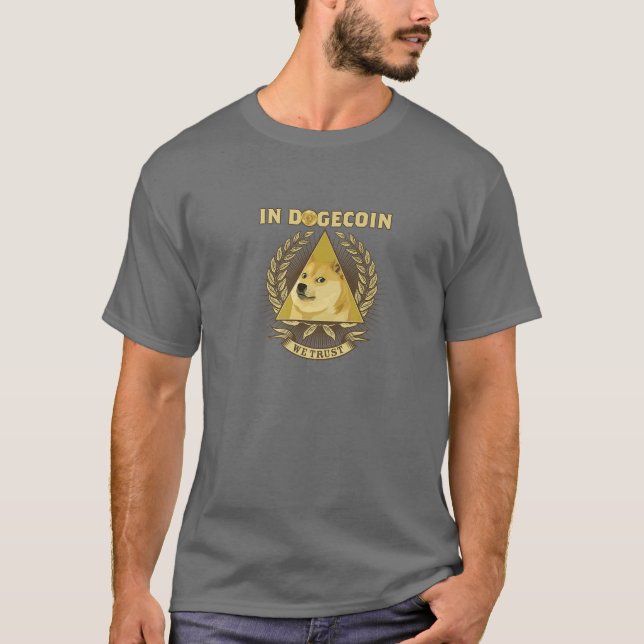 Camiseta Em Dogecoin, Confiamos Na Criptomoeda (Frente)