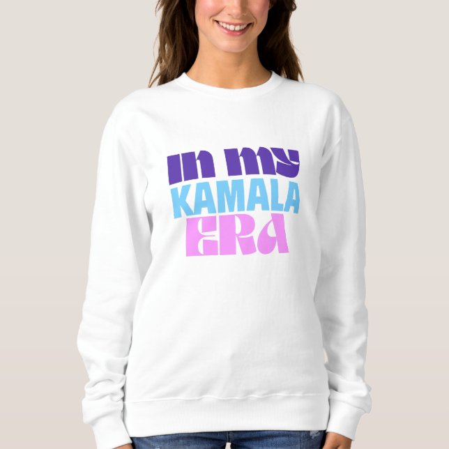 Camiseta Em Minha Camala Era Sweatshirt (Frente)