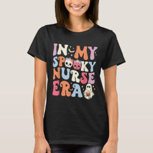 Camiseta Em Minha Enfermeira Spooky Era Halloween Groovy Nu