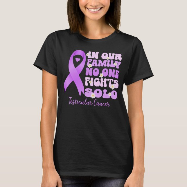 Camiseta em nossa família ninguém luta contra o cancer test (Frente)