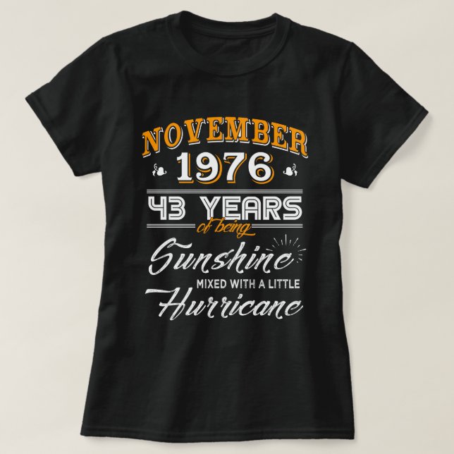 Camiseta Em novembro de 1976 presentes do aniversário da (Frente do Design)