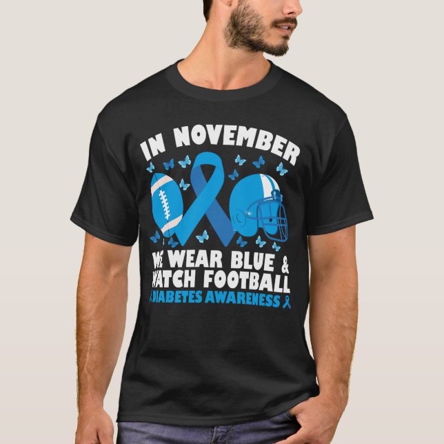 Camiseta Em Novembro Vestimos Azul E Assistimos Ao Futebol (Frente)