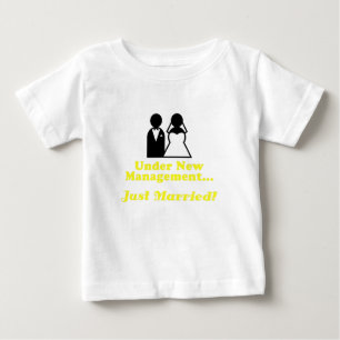 Camiseta Em Novo Recem casados de Gerenciamento