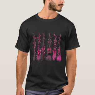 Camiseta Em outubro use vassoura de Halloween rosa seio de