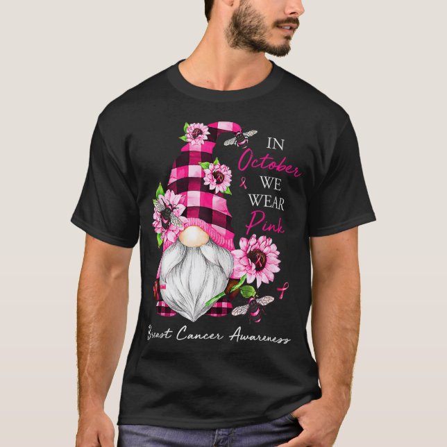 Camiseta Em outubro Vestimos Gnomo Rosa Cancer Mama Awaren (Frente)