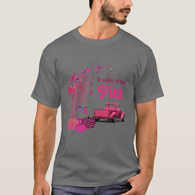 Camiseta Em outubro Vestimos Pink, Halloween Pink Truck Pum (Frente)