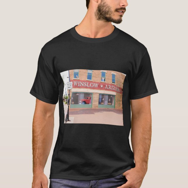 Camiseta Em Pé Na Esquina (Frente)