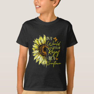 Camiseta Em Um Cheio Mundial De Rosas Ser Um Gráfico De Cac