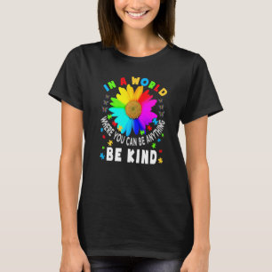Camiseta Em Um Mundo Em Que Qualquer Coisa Pode Ser Meio Au
