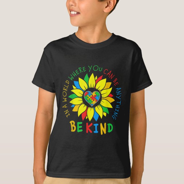 Camiseta Em Um Mundo Em Que Qualquer Coisa Pode Ser Meio Au (Frente)