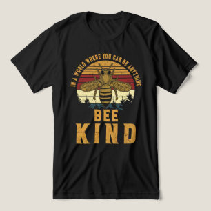 Camiseta Em um mundo onde você pode ser qualquer coisa do g