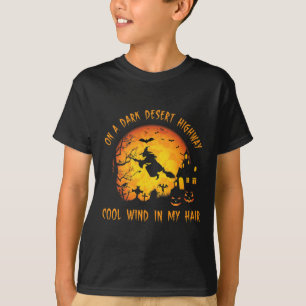 Camiseta Em Um Vento legal Da Estrada Escuro Em Minha Teste