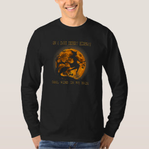 Camiseta Em Uma Estrada Do Deserto Escuro Vento Legal Em Mi