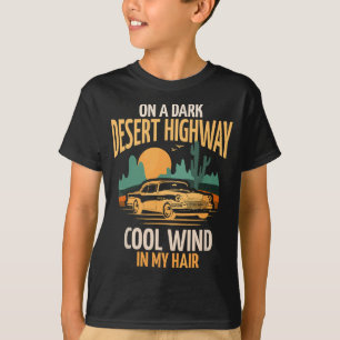 Camiseta Em Uma Estrada Do Deserto Escuro Vento Legal Em Mi