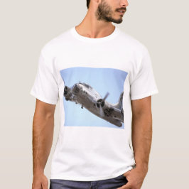 Camiseta Em Uma Fortaleza Voadora B17