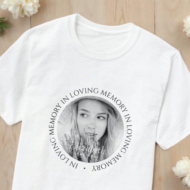 Camiseta Em uma memória simples Foto personalizada moderna (Criador carregado)