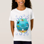 Camiseta Embaixo do Mar de Birthday Girl Water Bubbles<br><div class="desc">Camiseta de honra para garota. A design apresenta sob o mar tubarões,  polvos,  peixes,  caranguejos,  tartarugas,  peixes-palhaço,  cavalos-do-mar,  plantas marinhas,  corais-do-mar e bolhas de água é neutra em termos de gênero. #aniversariante #felyaniversariante #aniversariante #underthesea #tartaruga #stingray #cachorrinhas #peixe #polvo #caranguejo #palhaço #peixe-palhaço #peixe-palhaço #cavalo</div>