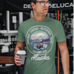 Camiseta Embarque de Naves de Cruise do Alaska<br><div class="desc">Você pode mudar o estilo desta camisa escolhendo Mais > sob a opção de estilo. Ele pode ser personalizado na área fornecida ou personalizada escolhendo o clique para personalizar a opção e alterar o nome, as iniciais ou as palavras. Você também pode alterar a cor e o estilo do texto...</div>