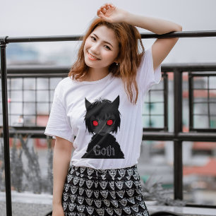 Camiseta Embrace Mystique: Fusão de Animes de Gótico