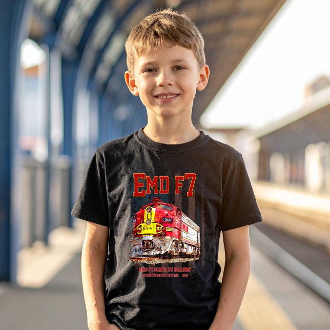 Camiseta EMD F7 Santa Fe Warbonnet with American Flag. (EMD F7 Santa Fe Warbonnet Diesel Locomotive. Boy Basic T-Shirt)
