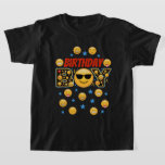 Camiseta Emoji Birthday Boy sorri<br><div class="desc">Comemore o aniversário com esta camiseta especial,  design personalizada</div>