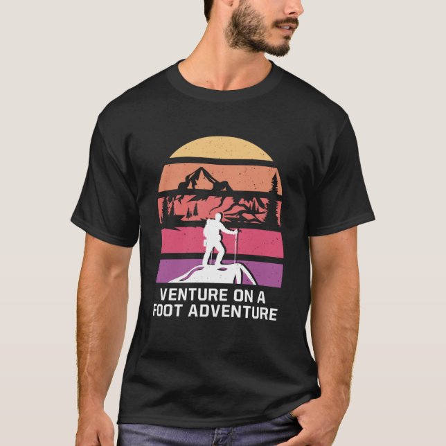 Camiseta Empreendimento em um Campo de Ataque de Foot Adven (Frente)