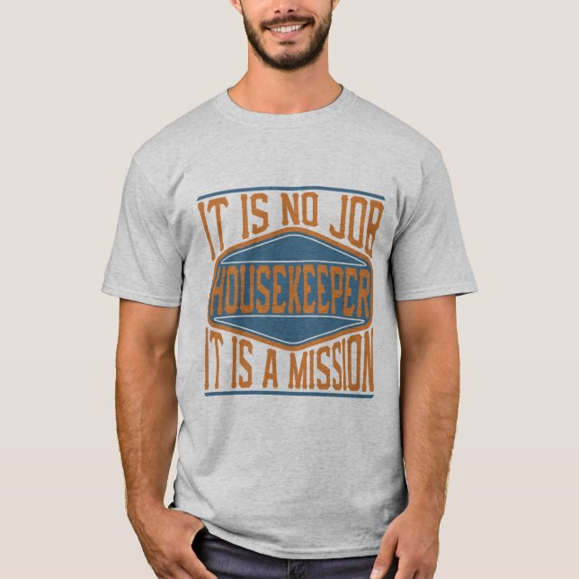 Camiseta Empregada - não é nenhum trabalho, ele é uma (Frente)