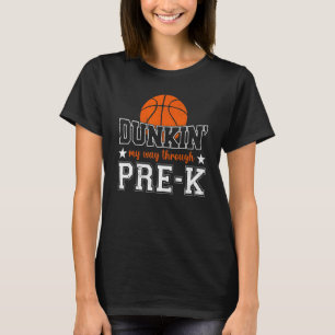 Camiseta Encantando Meu Caminho Através Do Pré-K Basquete D