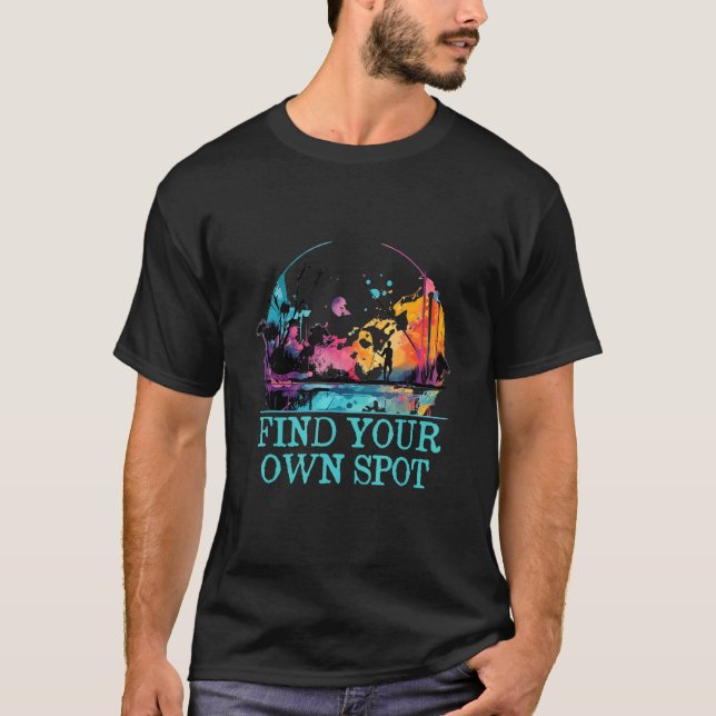 Camiseta Encontre Seu Próprio Local Amigos Pescadores Parce (Frente)