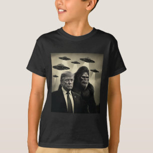 Camiseta Encontro engraçado de conspiração de Bigfoot Ufo A