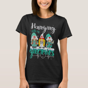 Camiseta Enfermagem Com Gnomos Bonitos Enfermeira Estetoscó