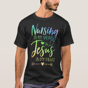 Camiseta Enfermagem Nas Minhas Veias Jesus No Meu Coração,