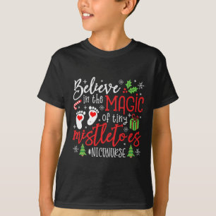 Camiseta Enfermeira da UTI Neonatal Acreditando na Magia do