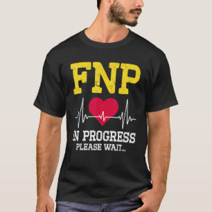 Camiseta Enfermeira de Família em Andamento Enfermagem