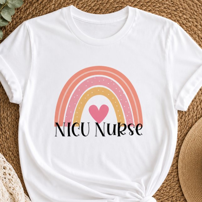 Camiseta Enfermeira de UTI Neonatal Boho Rainbow (NICU nurse shirt)
